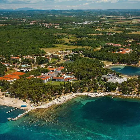 Modern Near The * Umag